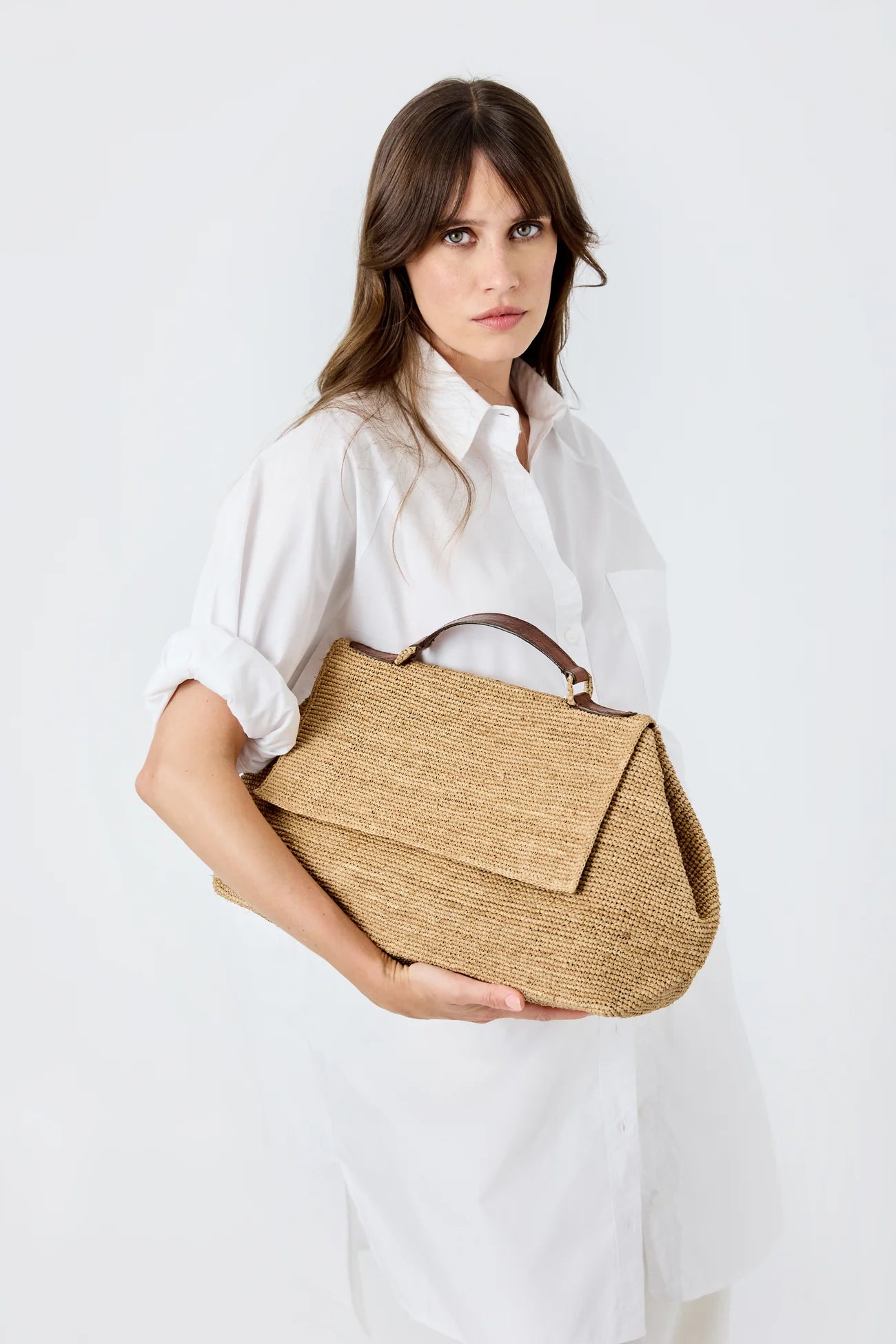 Lahady bag in rafia Tea