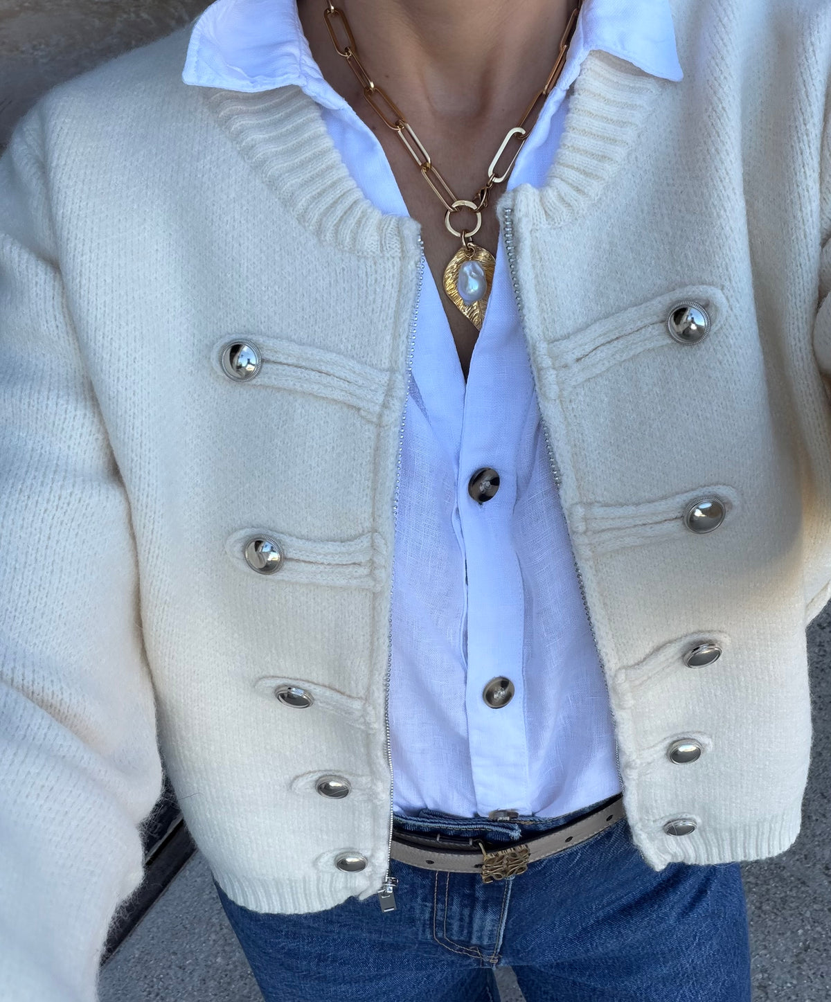 Collar corto con perla barroca