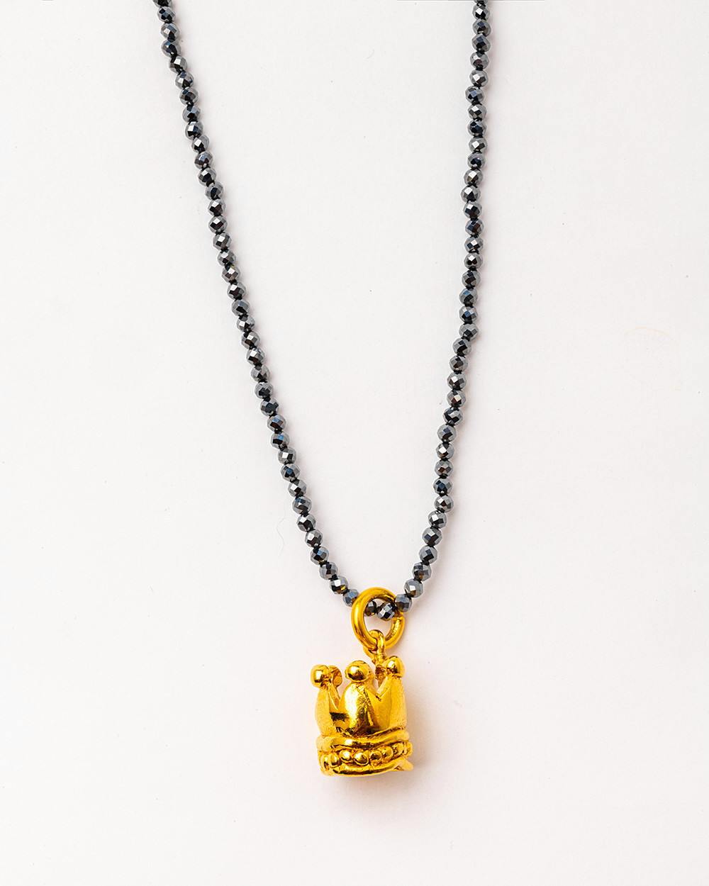Collar corona bañado en oro con terahertz