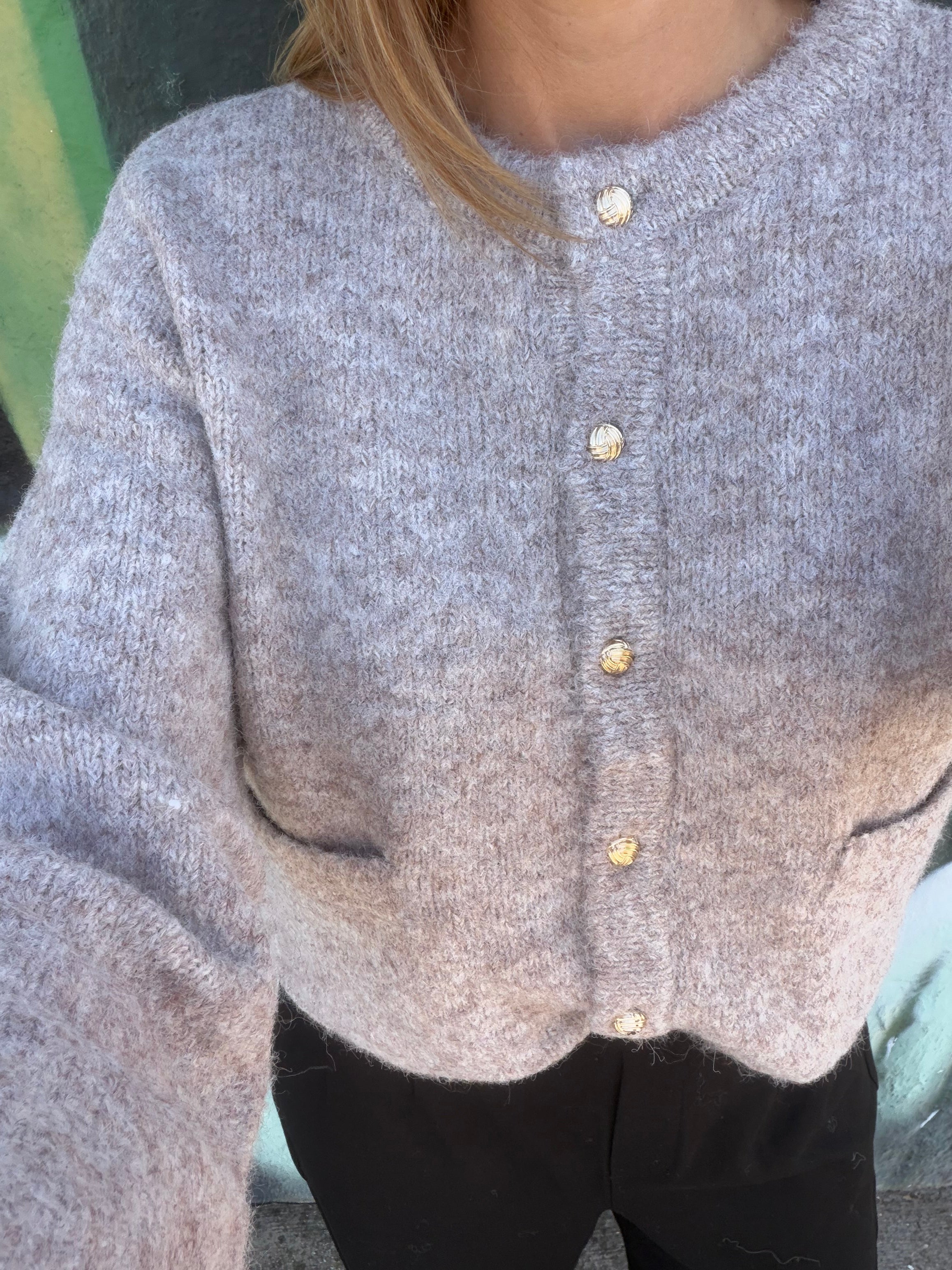 Chaqueta con botones y bolsillos beige