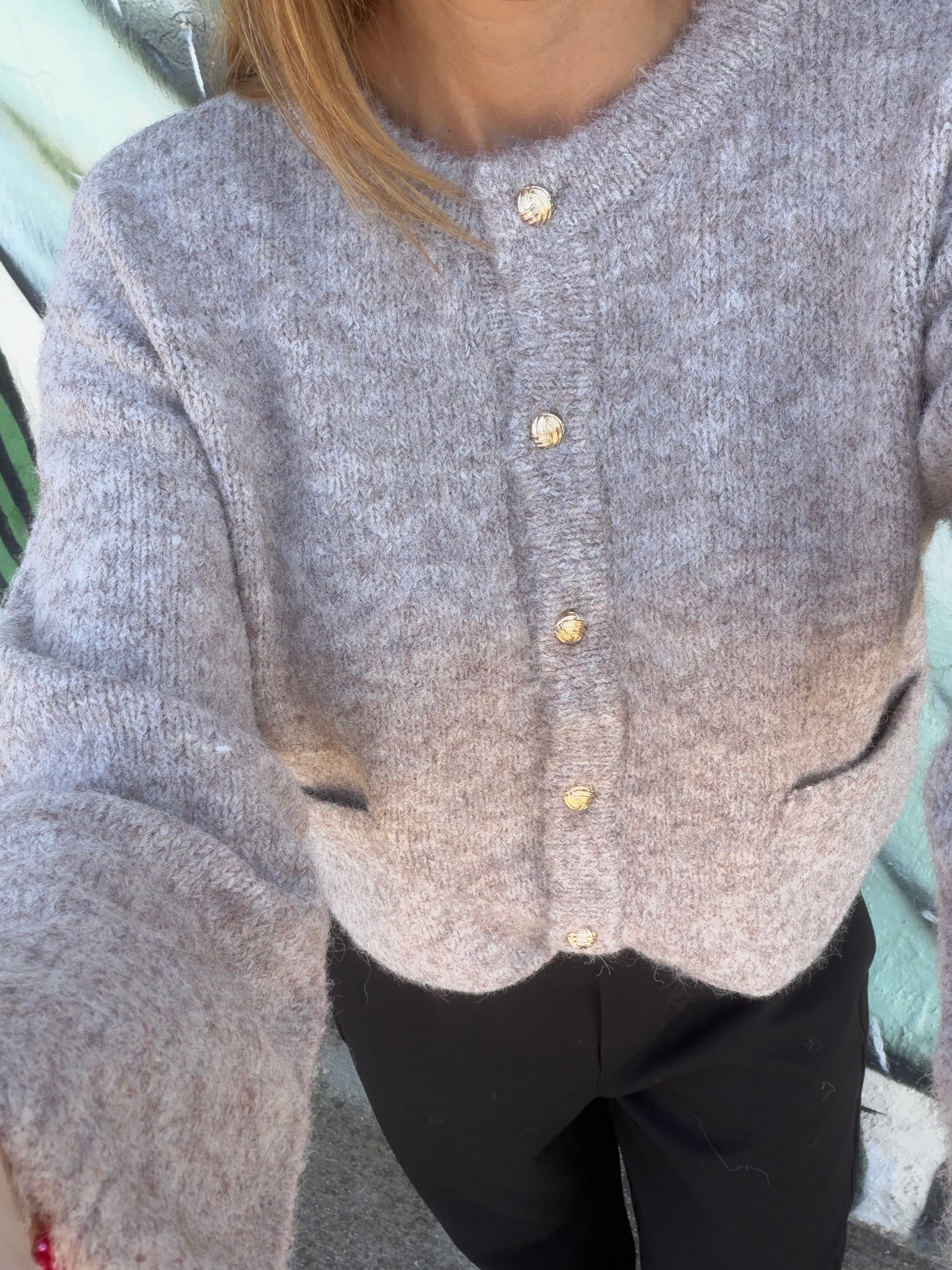Chaqueta con botones y bolsillos beige
