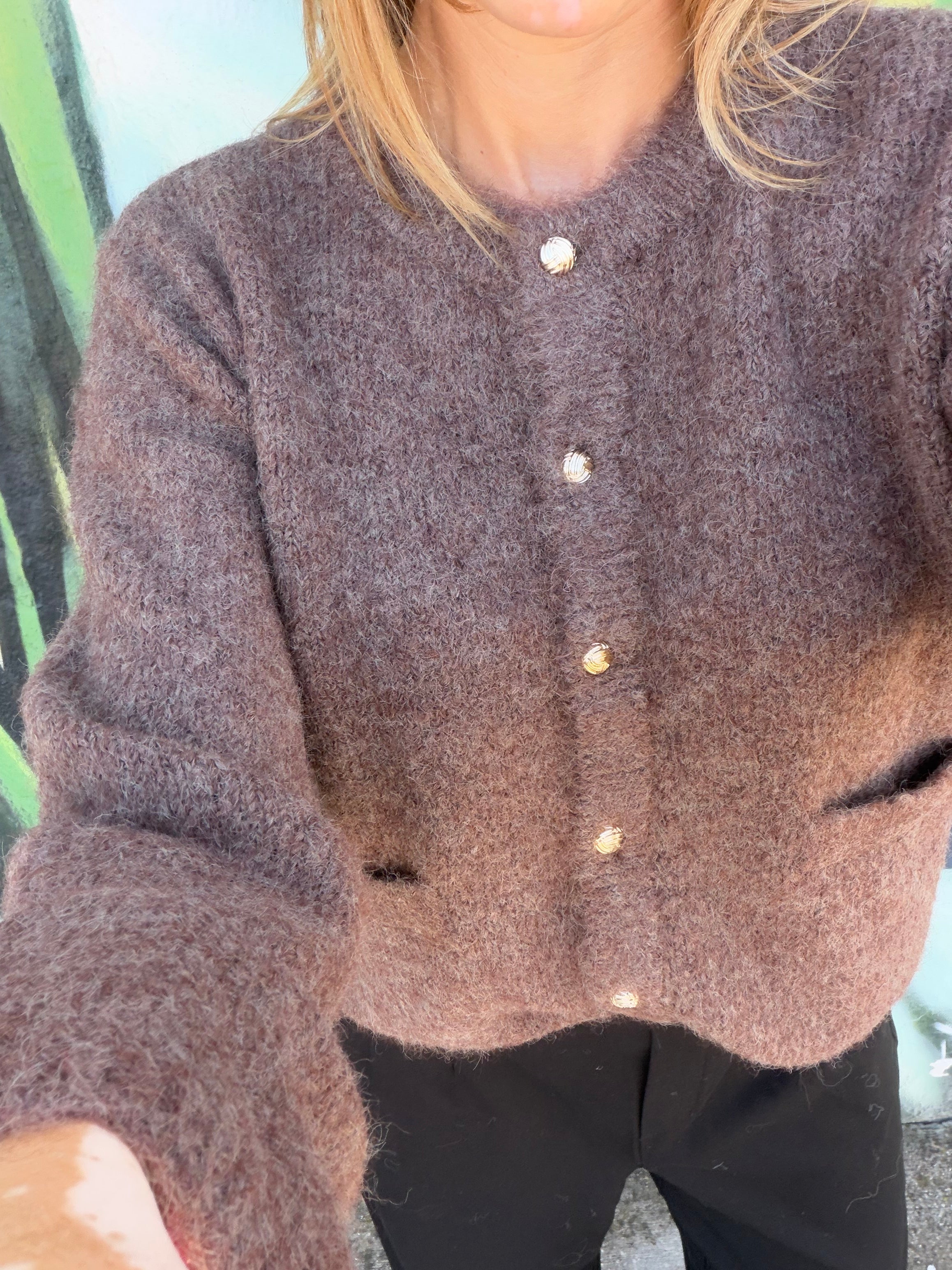 Chaqueta con botones y bolsillos marrón