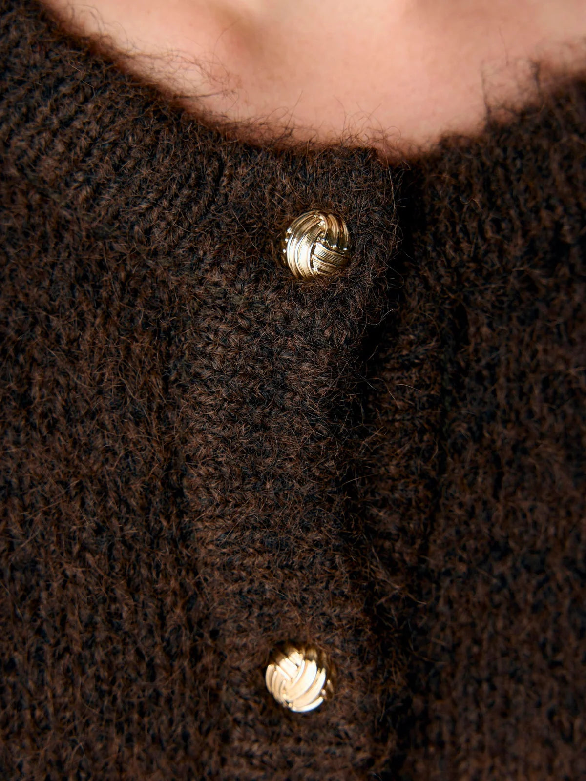 Chaqueta con botones y bolsillos marrón